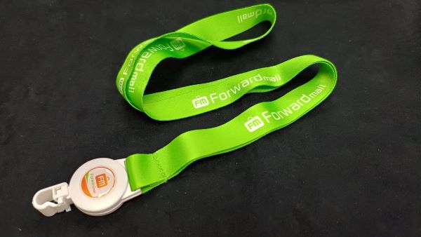 Retractable lanyard